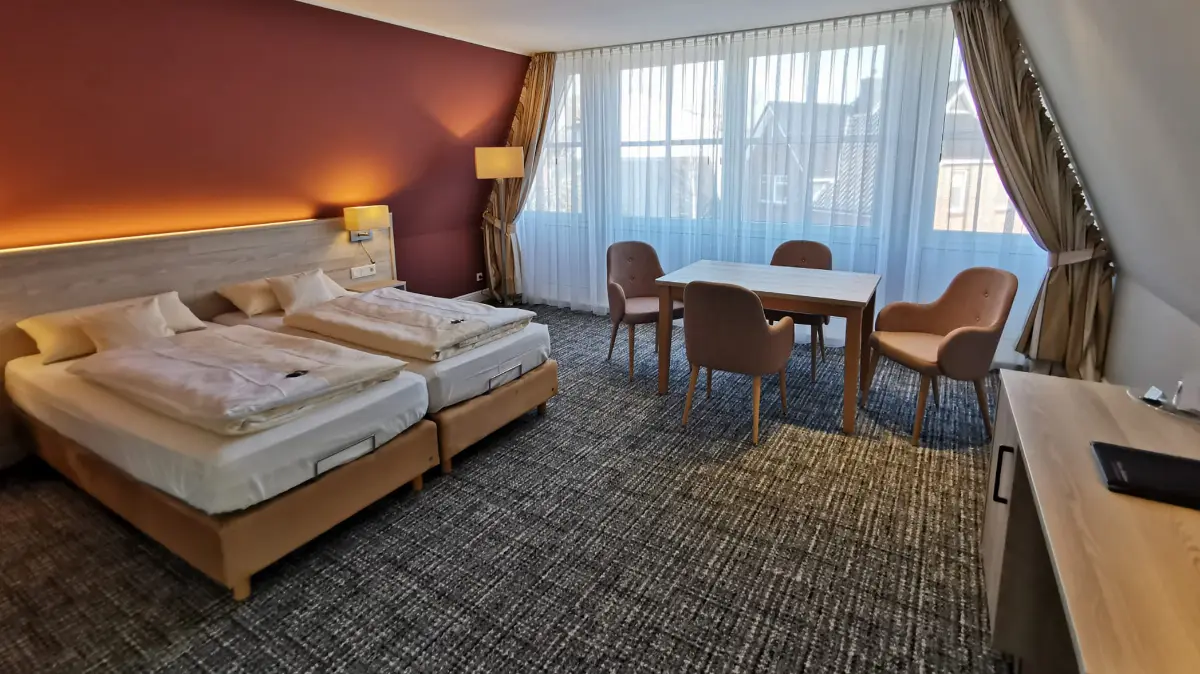 Blick in ein Mehrbettzimmer im Hotel Duhner Landhaus